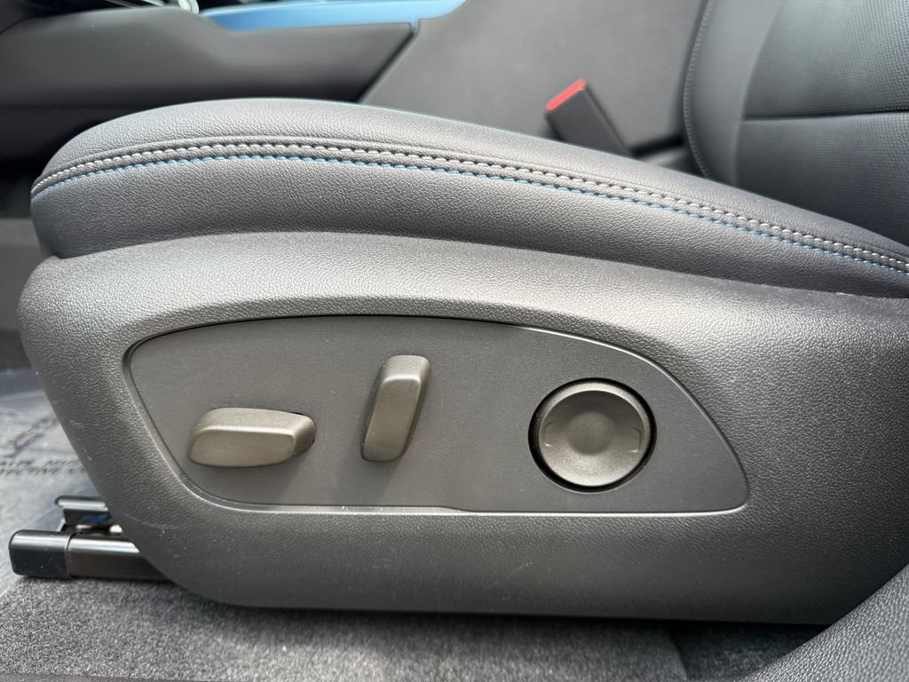 New 2026 Chevrolet Equinox EV LT w/ Convenience Package II FWD image 10
