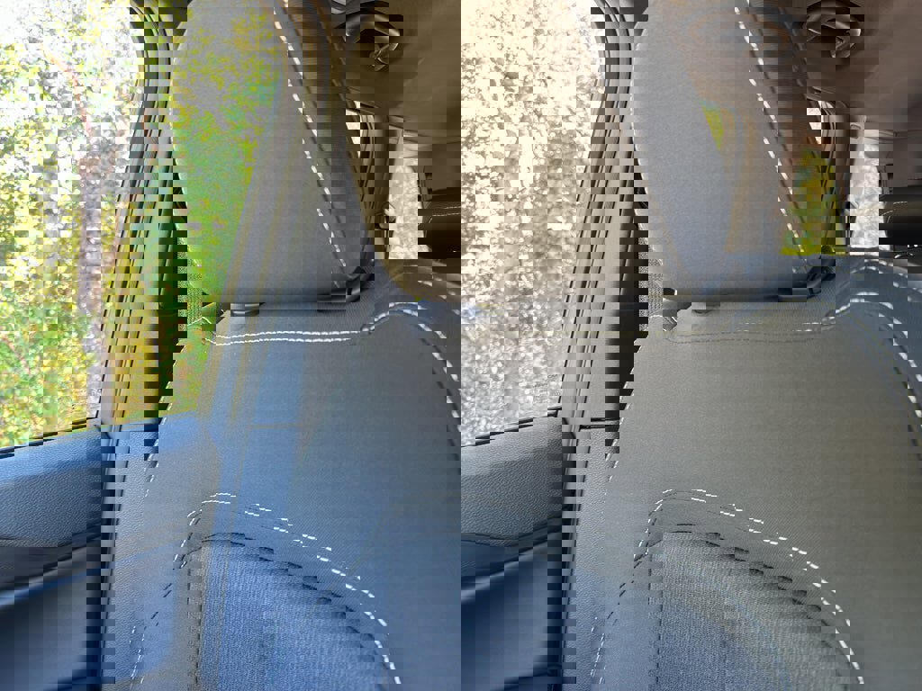 New 2025 Jeep Grand Cherokee Laredo X w/ Luxury Tech Group I image 18