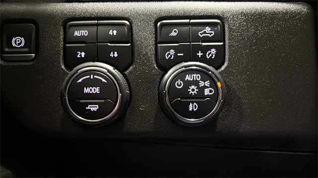 Used 2023 Chevrolet Silverado 1500 LTZ image 21