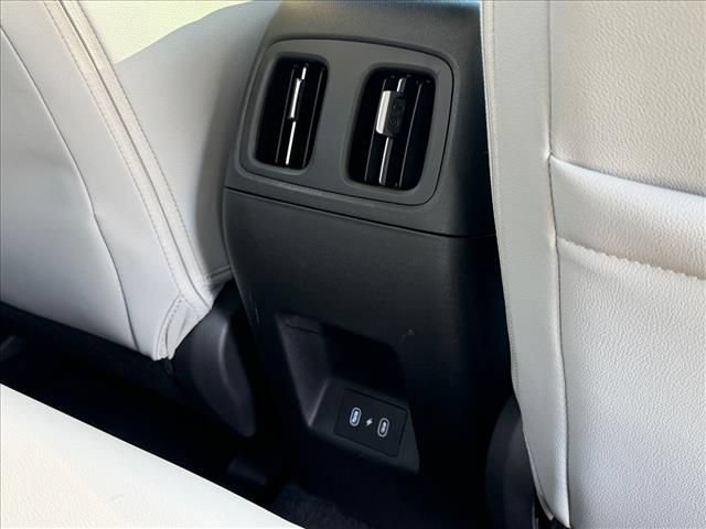 Used 2025 Hyundai Santa Cruz SEL AWD/4WD image 12