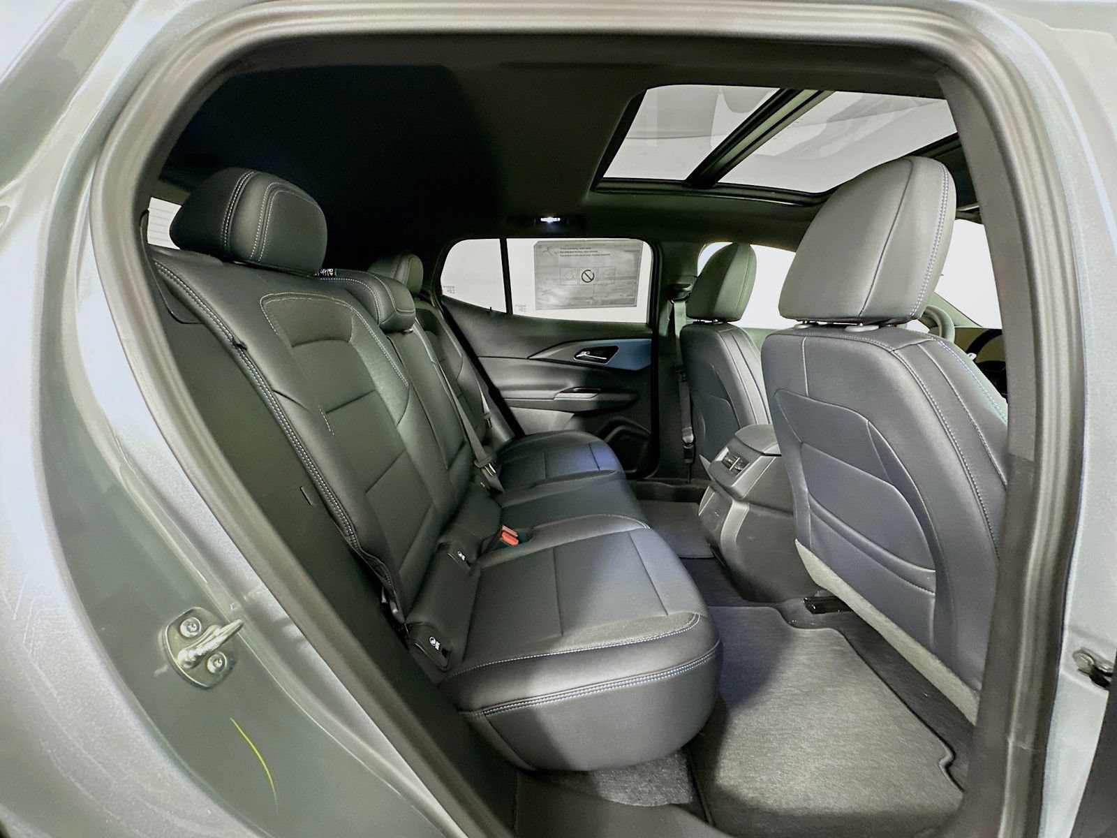 New 2026 Chevrolet Equinox EV LT FWD image 29