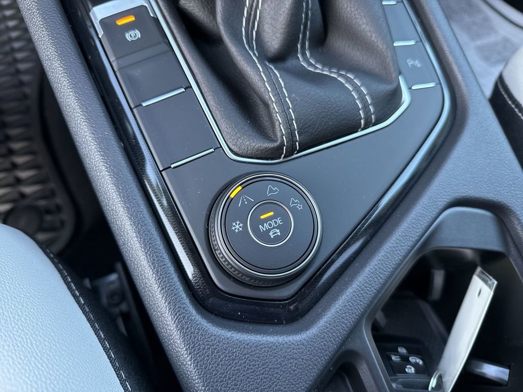 New 2025 Volkswagen Taos SE AWD/4WD image 33