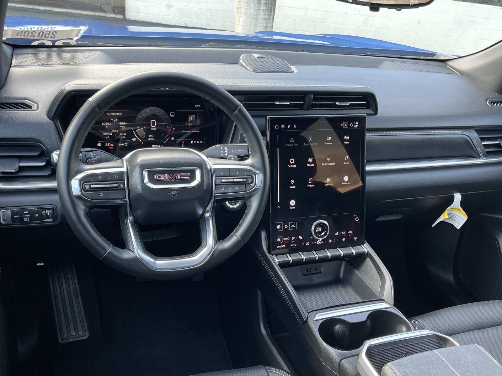 Used 2025 GMC Terrain Elevation w/ Elevation Premium Package image 9