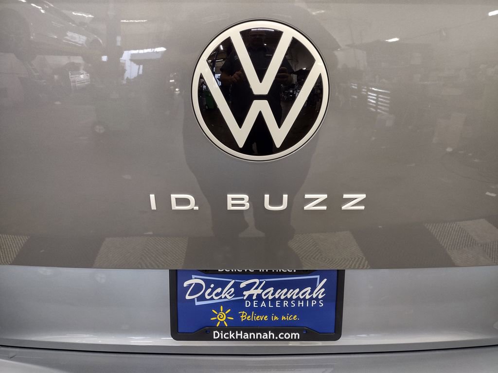 New 2025 Volkswagen ID. Buzz 1st Edition image 18