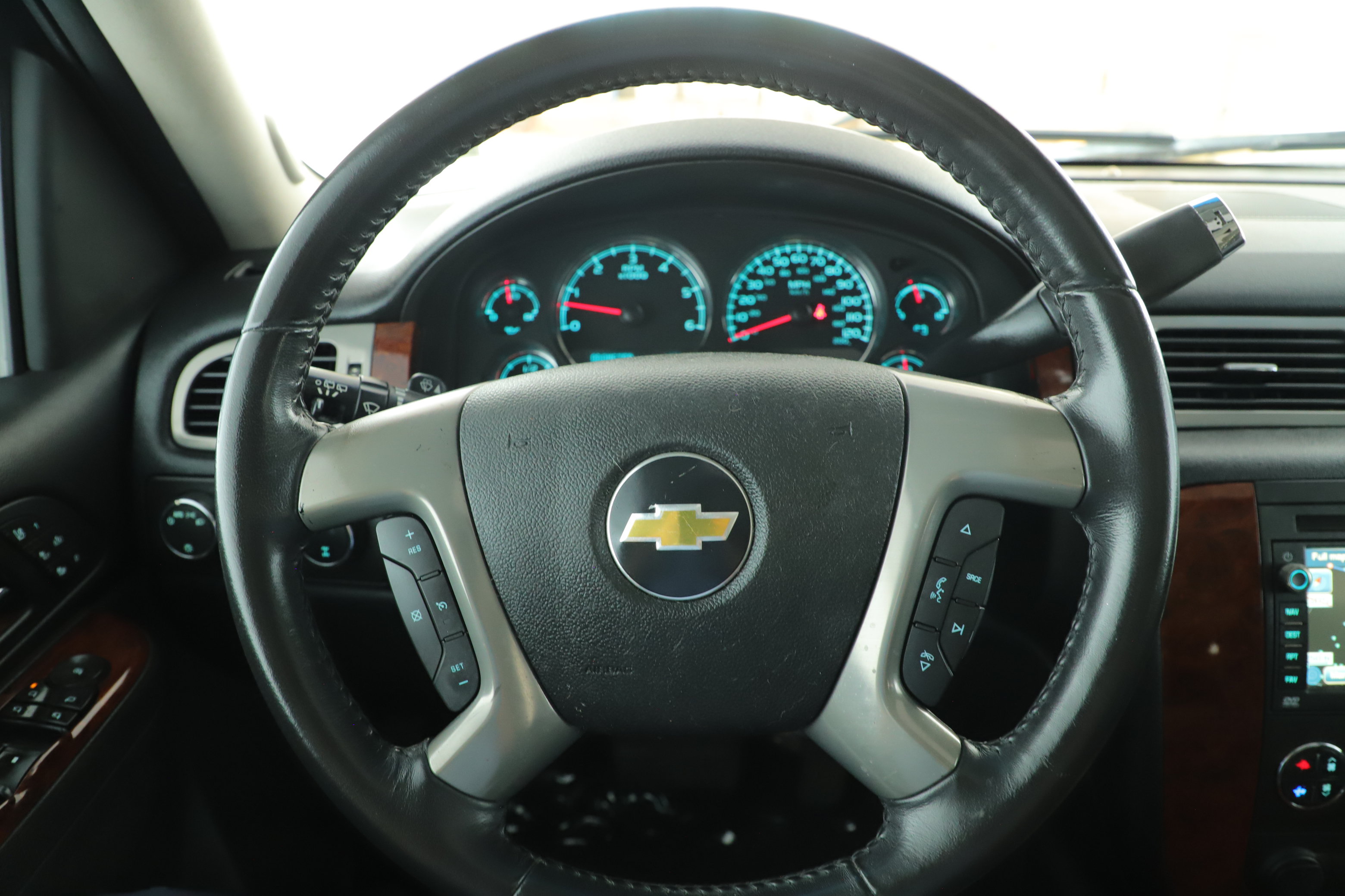 Used 2011 Chevrolet Suburban LTZ AWD/4WD image 22
