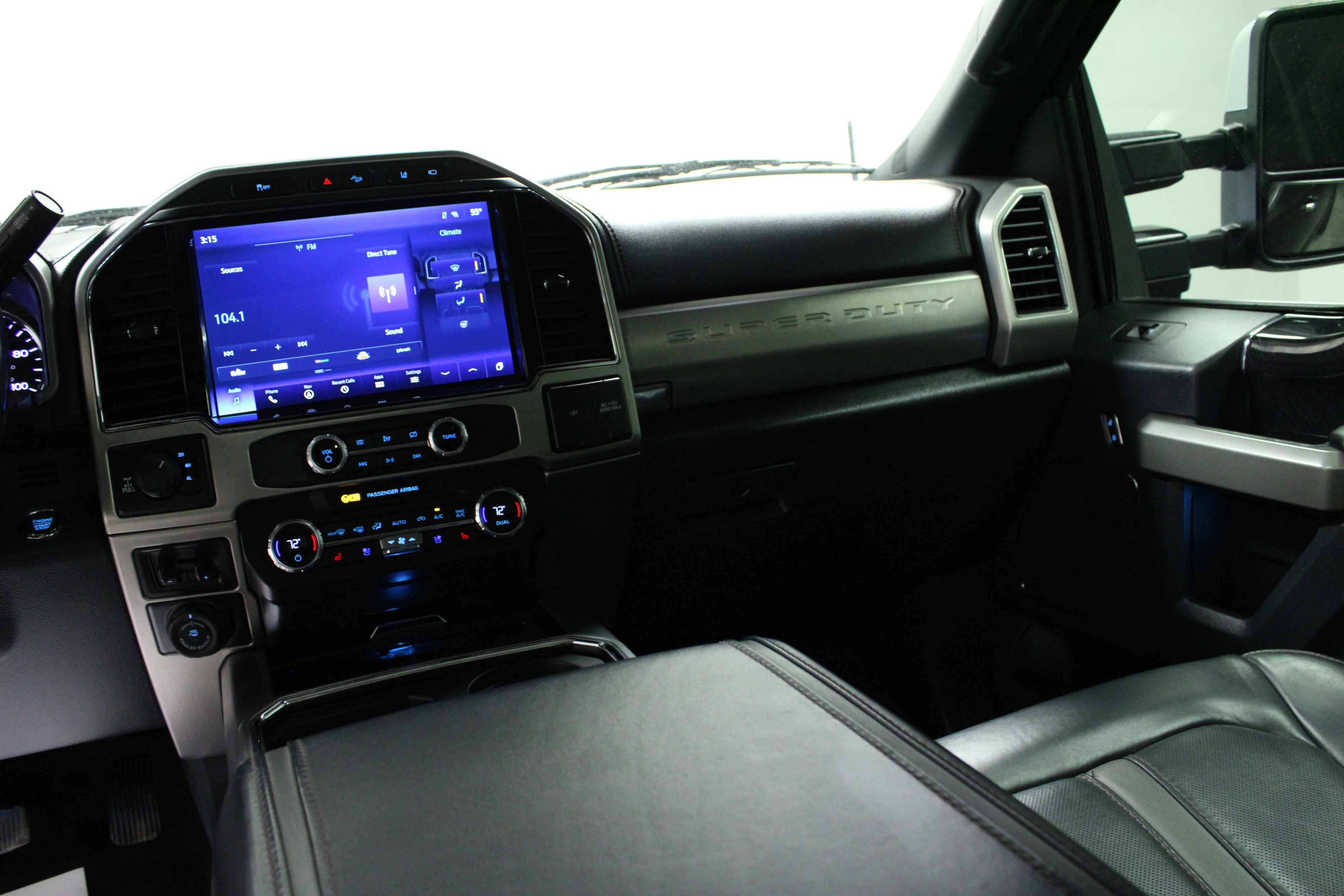 Used 2022 Ford F250 Platinum w/ FX4 Off-Road Package image 19