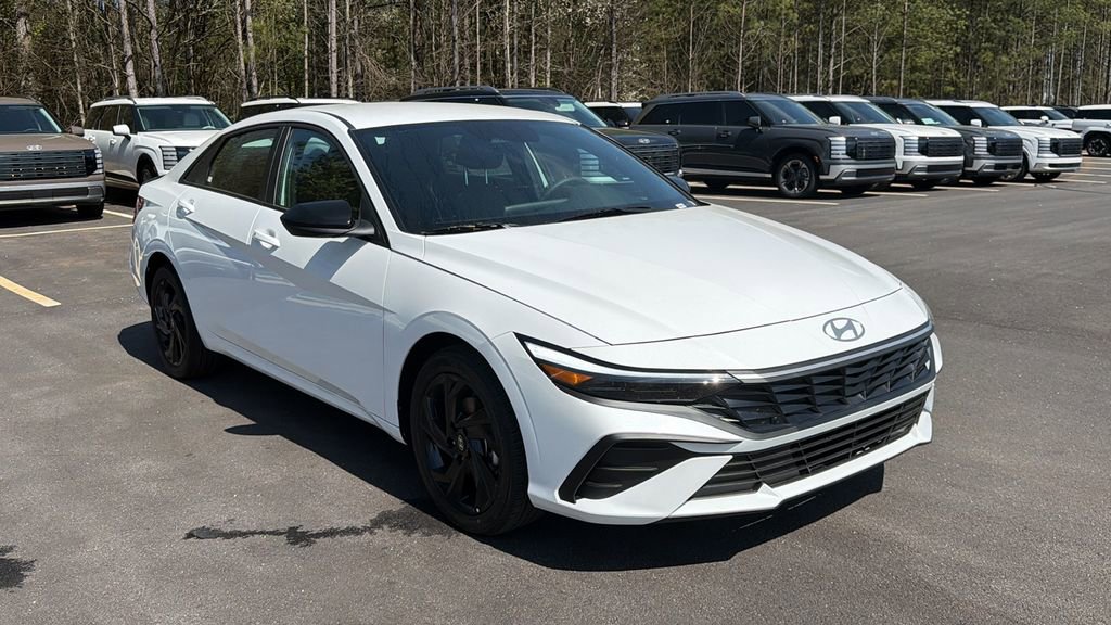 New 2026 Hyundai Elantra Sport image 3