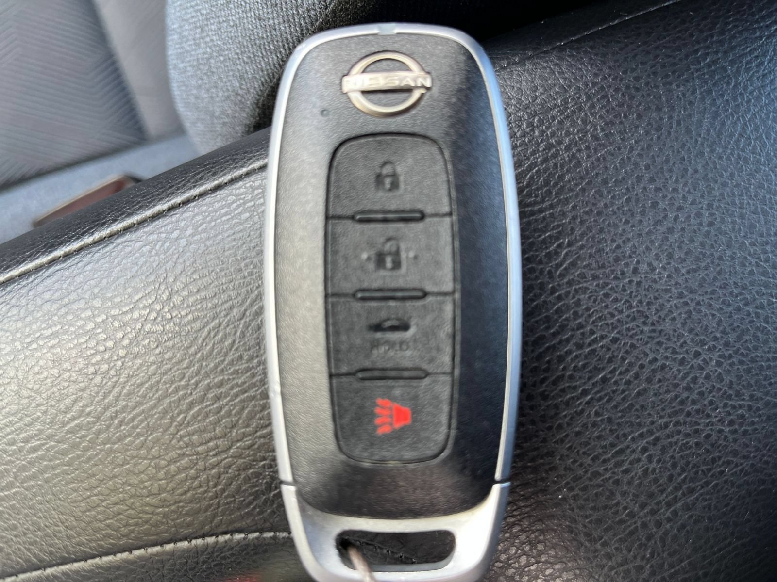 Used 2025 Nissan Versa SV FWD image 20