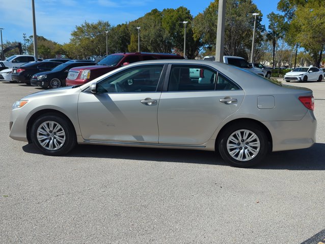 Used 2014 Toyota Camry LE image 8