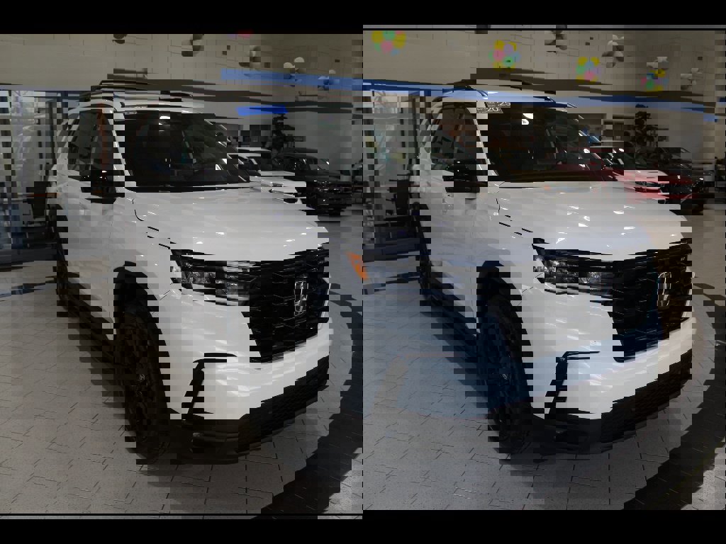 Certified 2025 Honda Pilot Black Edition image 3