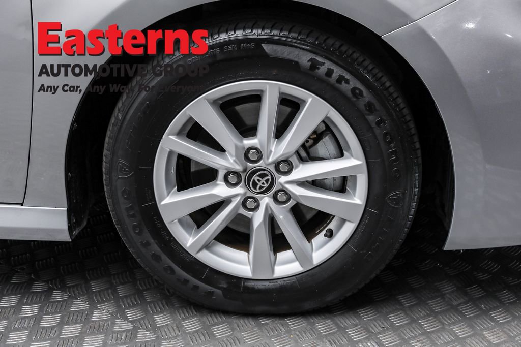 Used 2025 Toyota Camry LE image 32