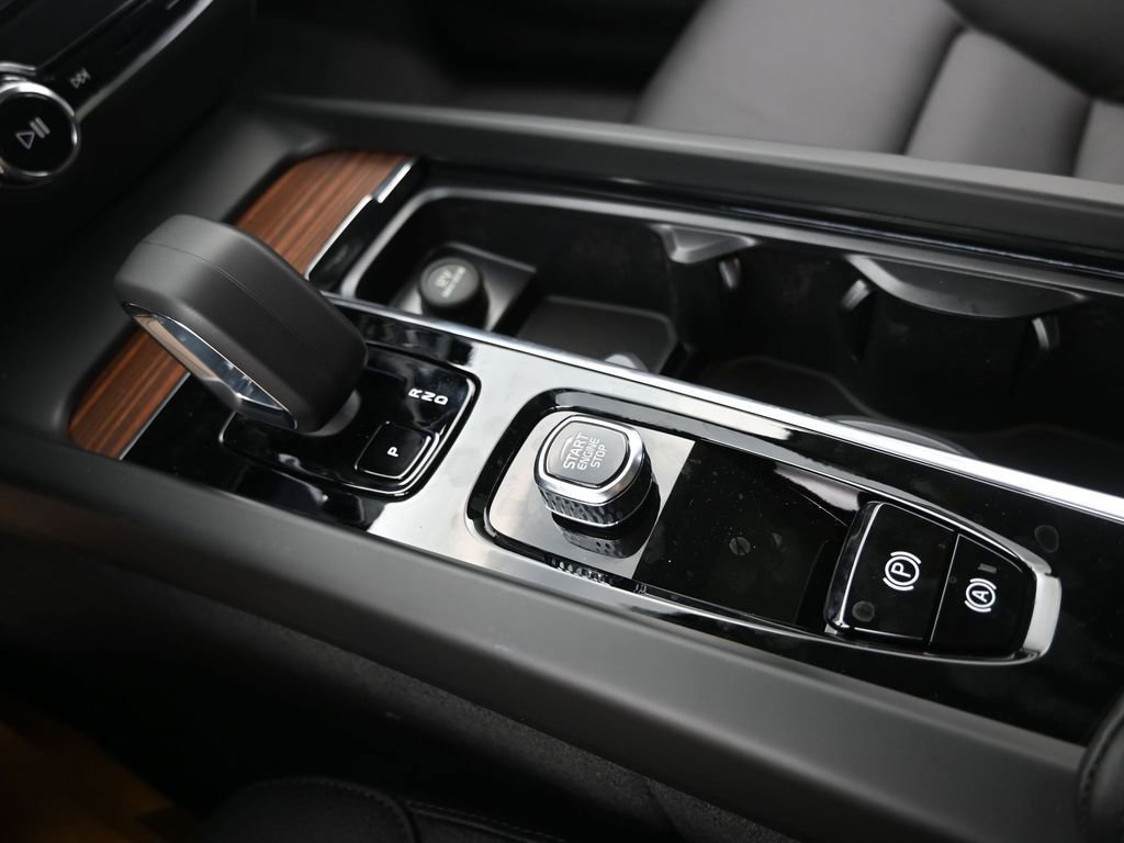 New 2026 Volvo V60 B5 Cross Country Plus w/ Protection Package Premier image 23