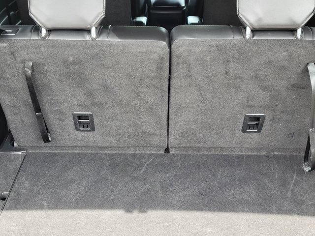 Used 2023 Ford Explorer XLT w/ Equipment Group 202A RWD image 9