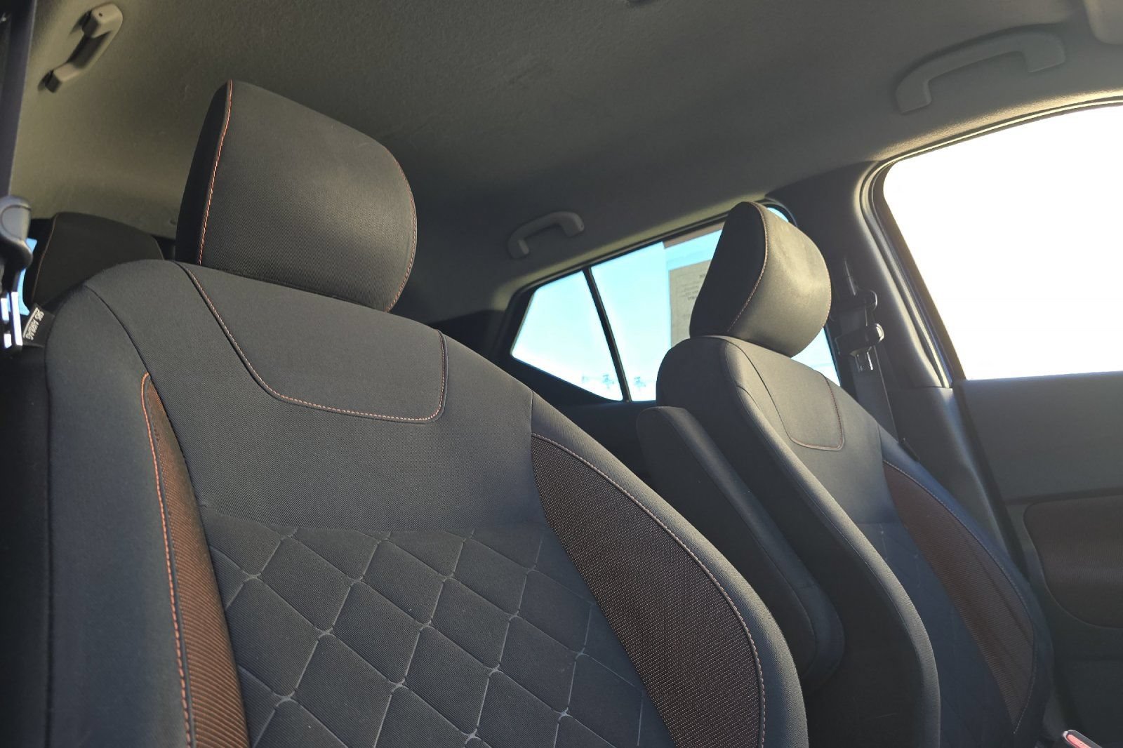 Used 2018 Nissan Kicks SR FWD image 14