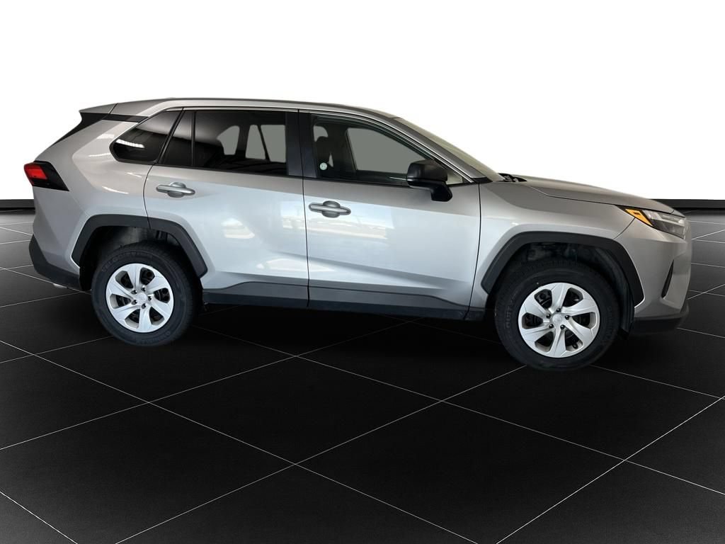 Used 2025 Toyota RAV4 LE AWD/4WD image 6