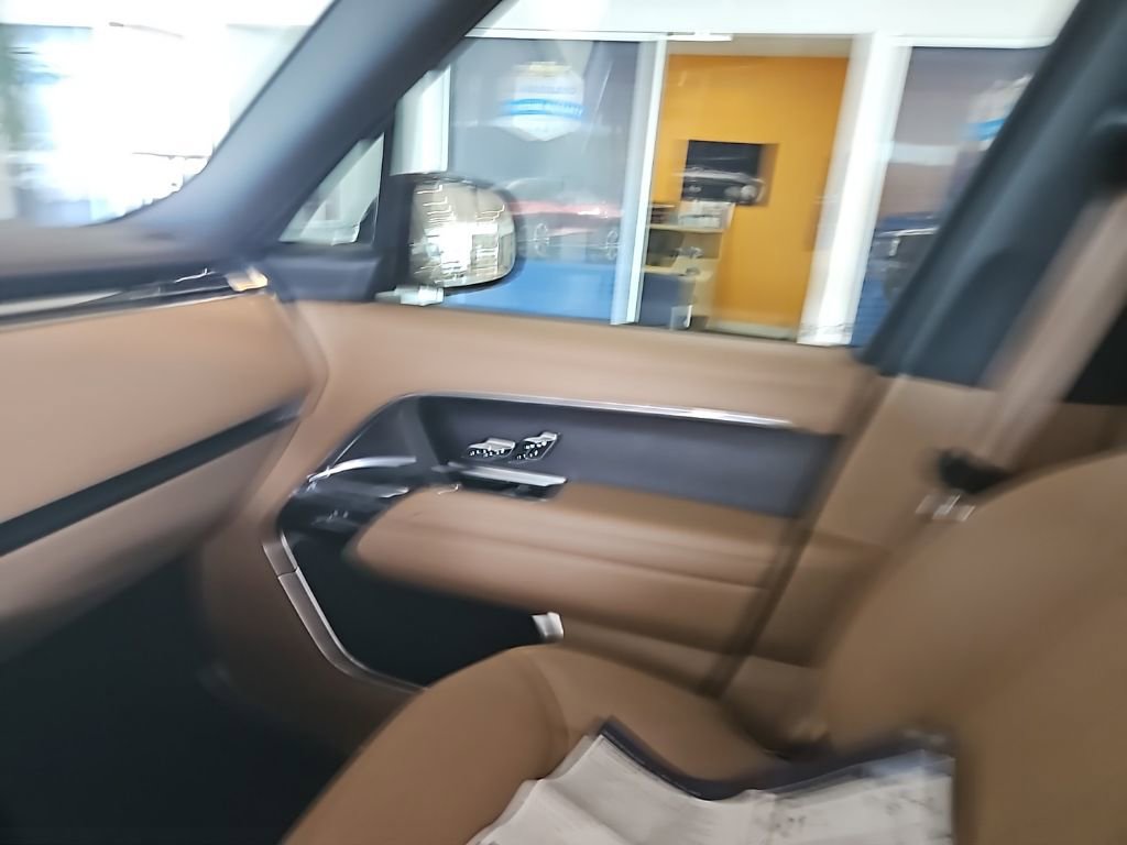 Used 2025 Land Rover Range Rover SE AWD/4WD image 21