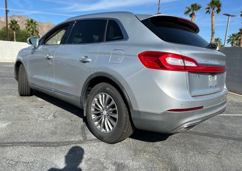 Used 2018 Lincoln MKX Select w/ Select Plus Package FWD image 4