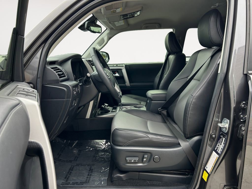 Used 2022 Toyota 4Runner SR5 Premium image 16