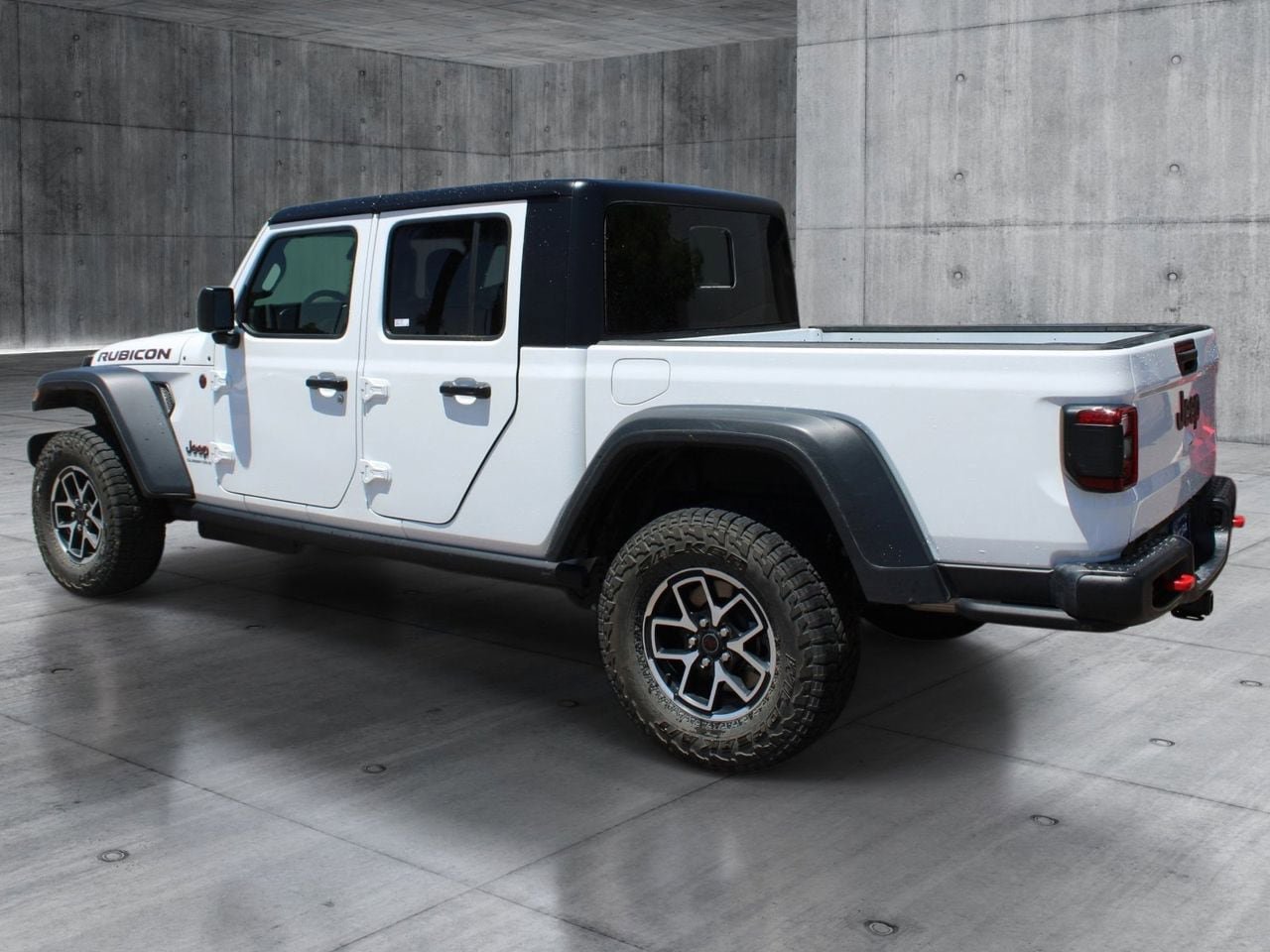 Used 2026 Jeep Gladiator Rubicon AWD/4WD image 3