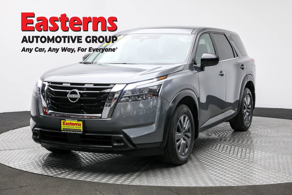 Used 2024 Nissan Pathfinder S AWD/4WD image 1