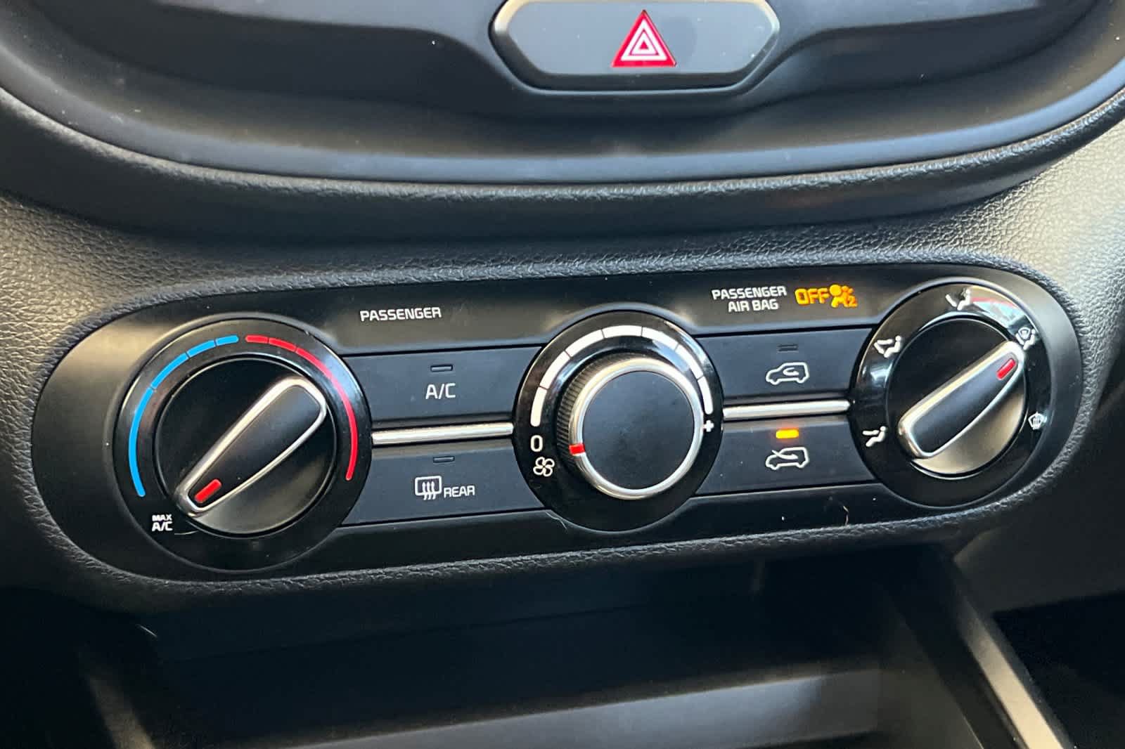Used 2023 Kia Soul LX w/ LX Technology Package FWD image 21