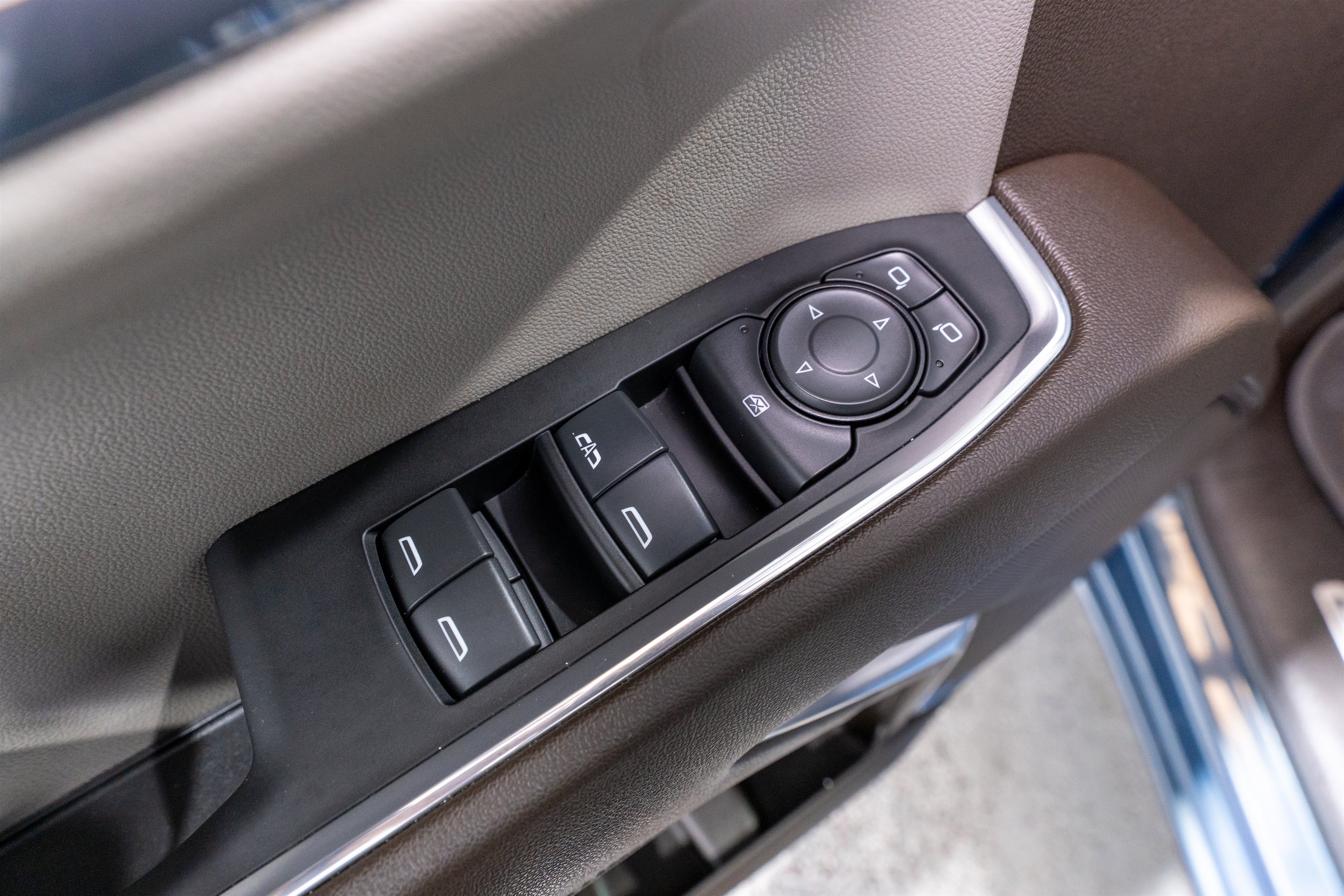 Used 2024 Chevrolet Silverado 1500 LT RWD image 14