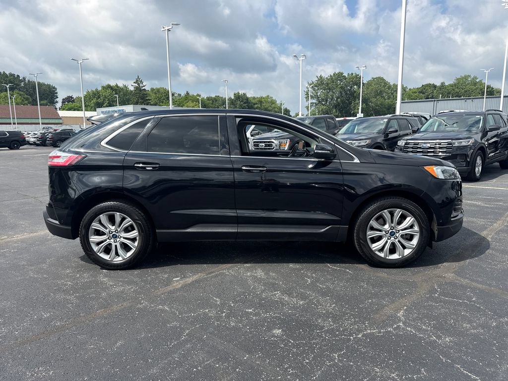 Used 2019 Ford Edge Titanium w/ Equipment Group 301A AWD/4WD image 6