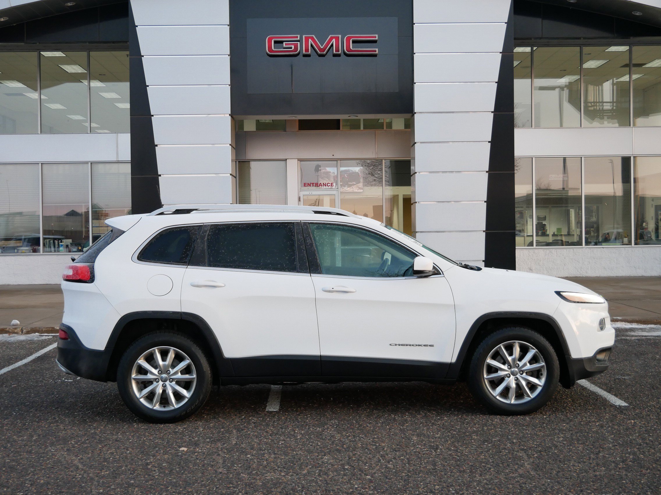 Used 2016 Jeep Cherokee Limited w/ Trailer Tow Group image 2