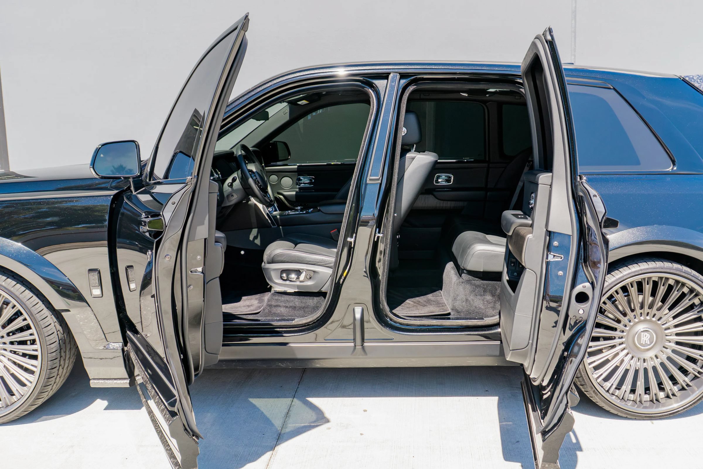 Used 2019 Rolls-Royce Cullinan AWD/4WD image 53