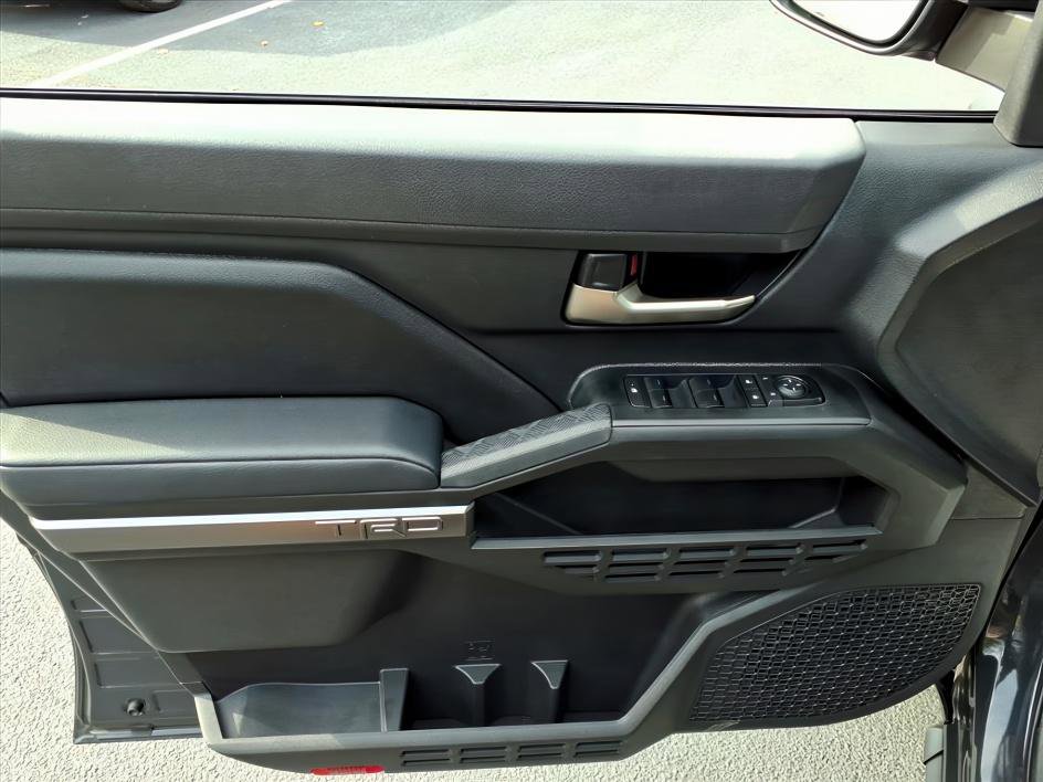 Certified 2025 Toyota Tacoma TRD Off-Road image 17