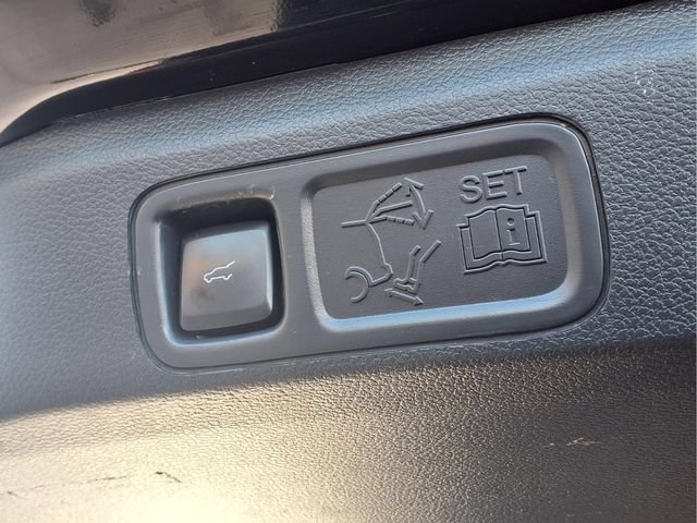 Used 2023 Ford Expedition Limited AWD/4WD image 11