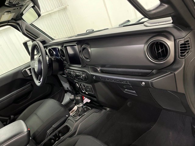 Used 2023 Jeep Wrangler Unlimited Sport w/ Sun And Sound Package AWD/4WD image 16