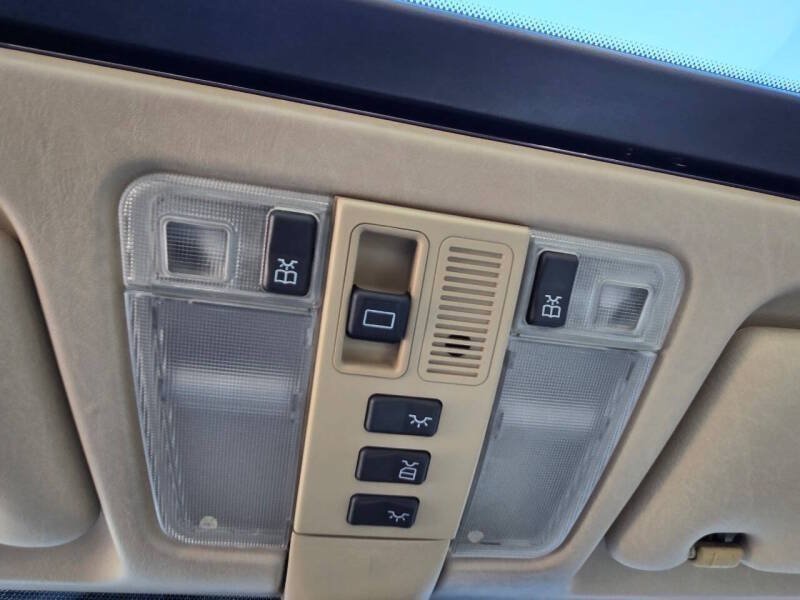 Used 1993 Mercedes-Benz 300 SD Sedan image 21