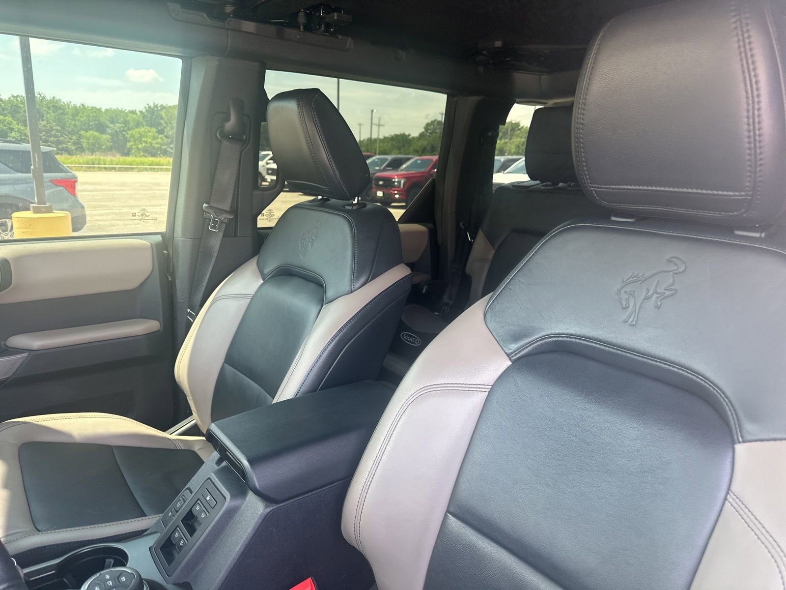 Used 2023 Ford Bronco Wildtrak AWD/4WD image 11