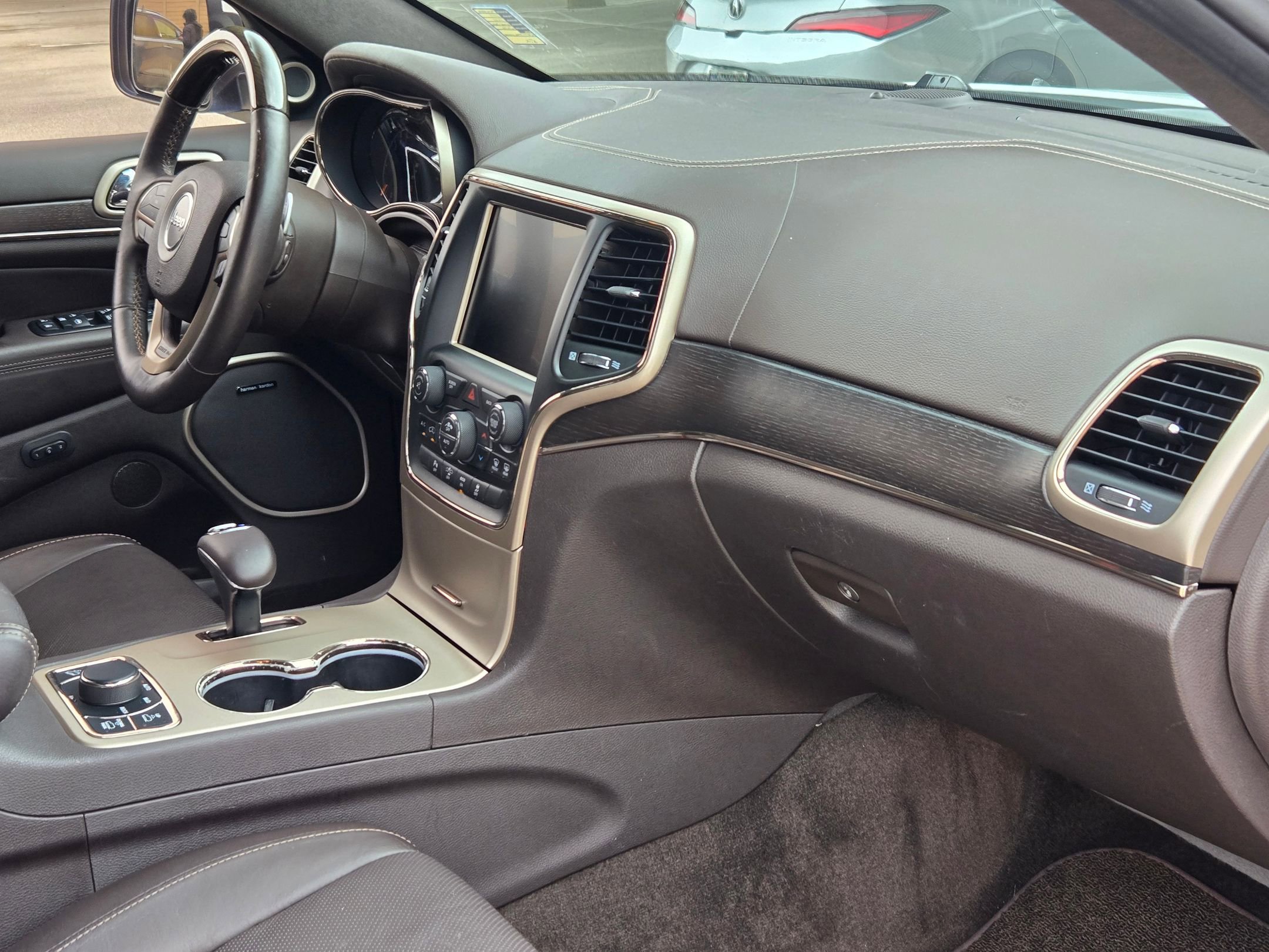 Used 2015 Jeep Grand Cherokee Summit w/ Platinum Series Group AWD/4WD image 29