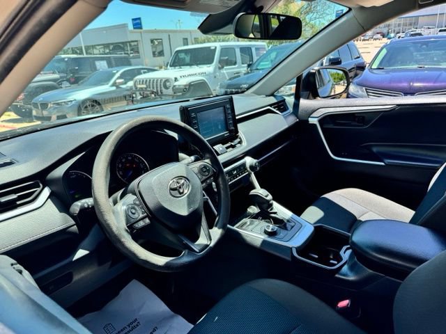 Used 2022 Toyota RAV4 LE AWD/4WD image 19