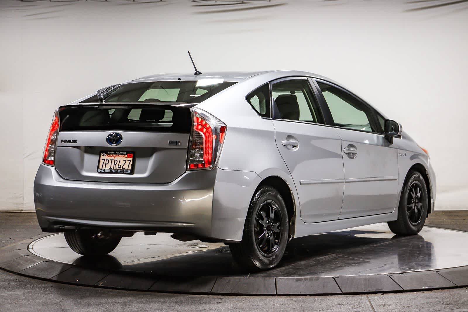 Used 2015 Toyota Prius Two FWD image 4