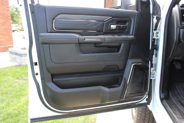Used 2025 RAM 2500 Limited AWD/4WD image 14