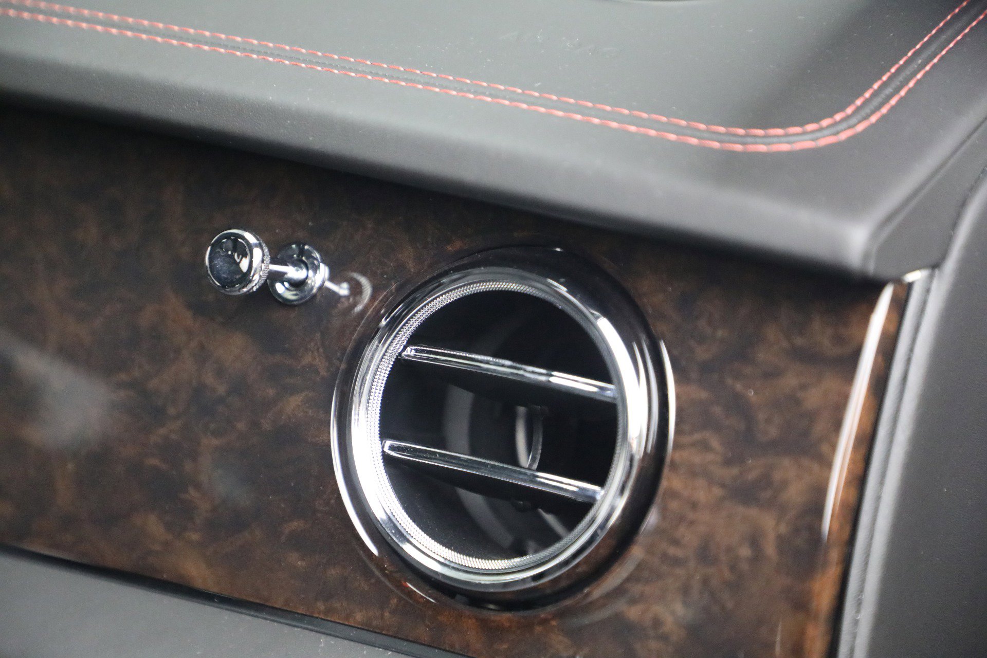 Certified 2021 Bentley Bentayga image 32