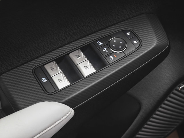 New 2025 Mitsubishi Outlander SE image 9