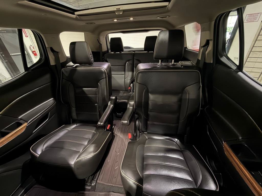Used 2019 GMC Acadia Denali w/ Technology Package FWD image 17