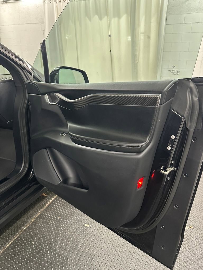 Used 2016 Tesla Model X Performance image 34