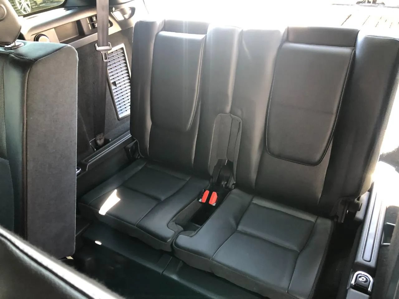 Used 2015 Land Rover Discovery Sport HSE AWD/4WD image 29