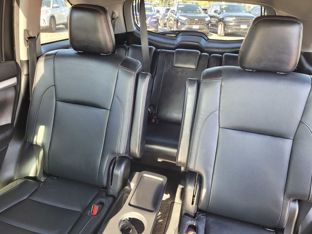 Used 2018 Toyota Highlander XLE image 13