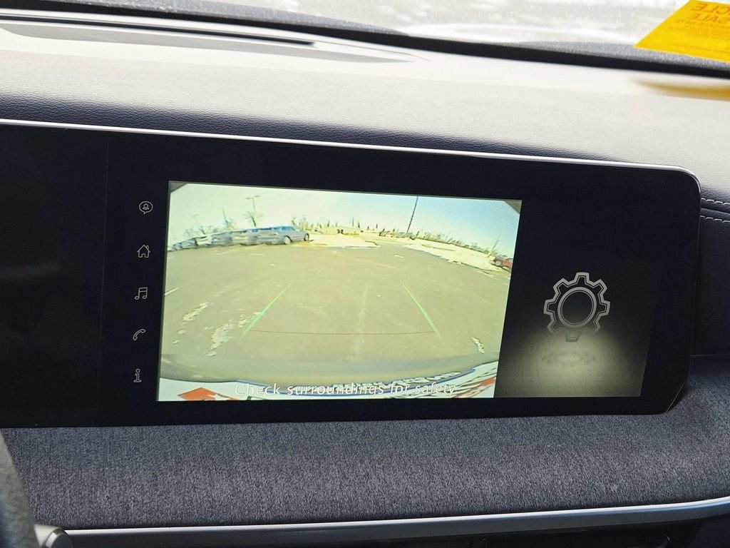 Used 2025 Nissan Kicks SV w/ Charging Package image 26