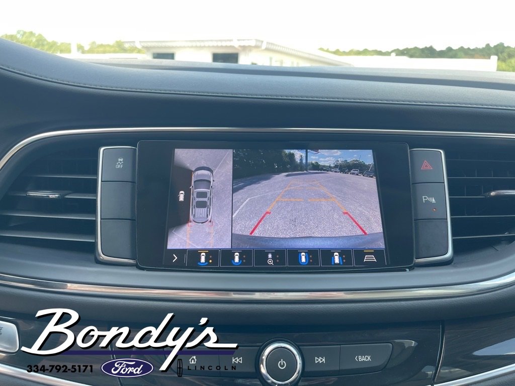 Used 2021 Buick Enclave Essence image 8