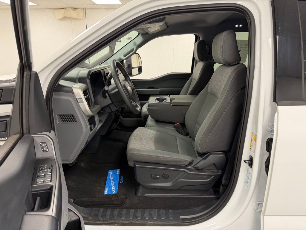 Used 2025 Ford F250 XLT AWD/4WD image 17