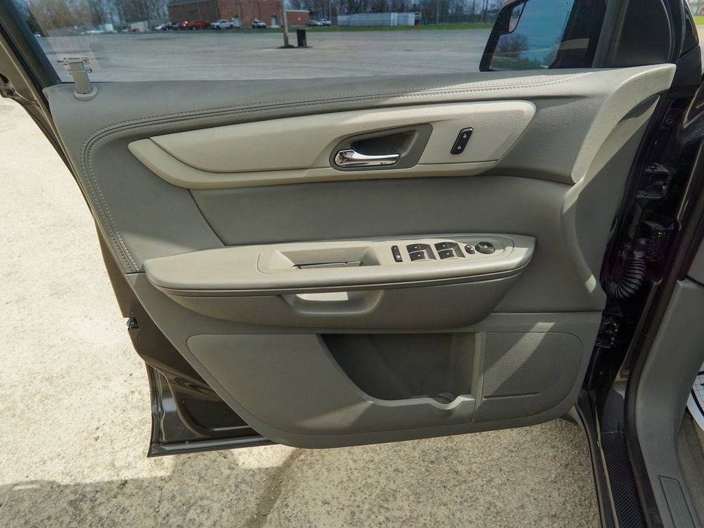 Used 2013 Chevrolet Traverse LS image 15