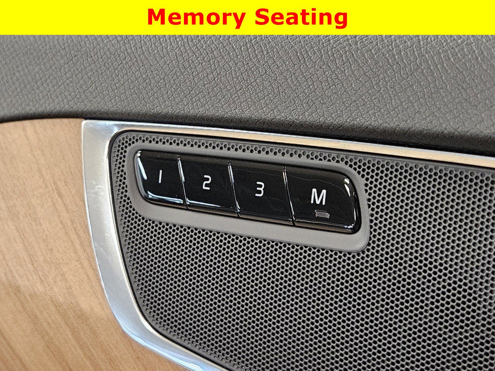 Used 2025 Volvo XC90 B6 Plus w/ Protection Package Premier image 29