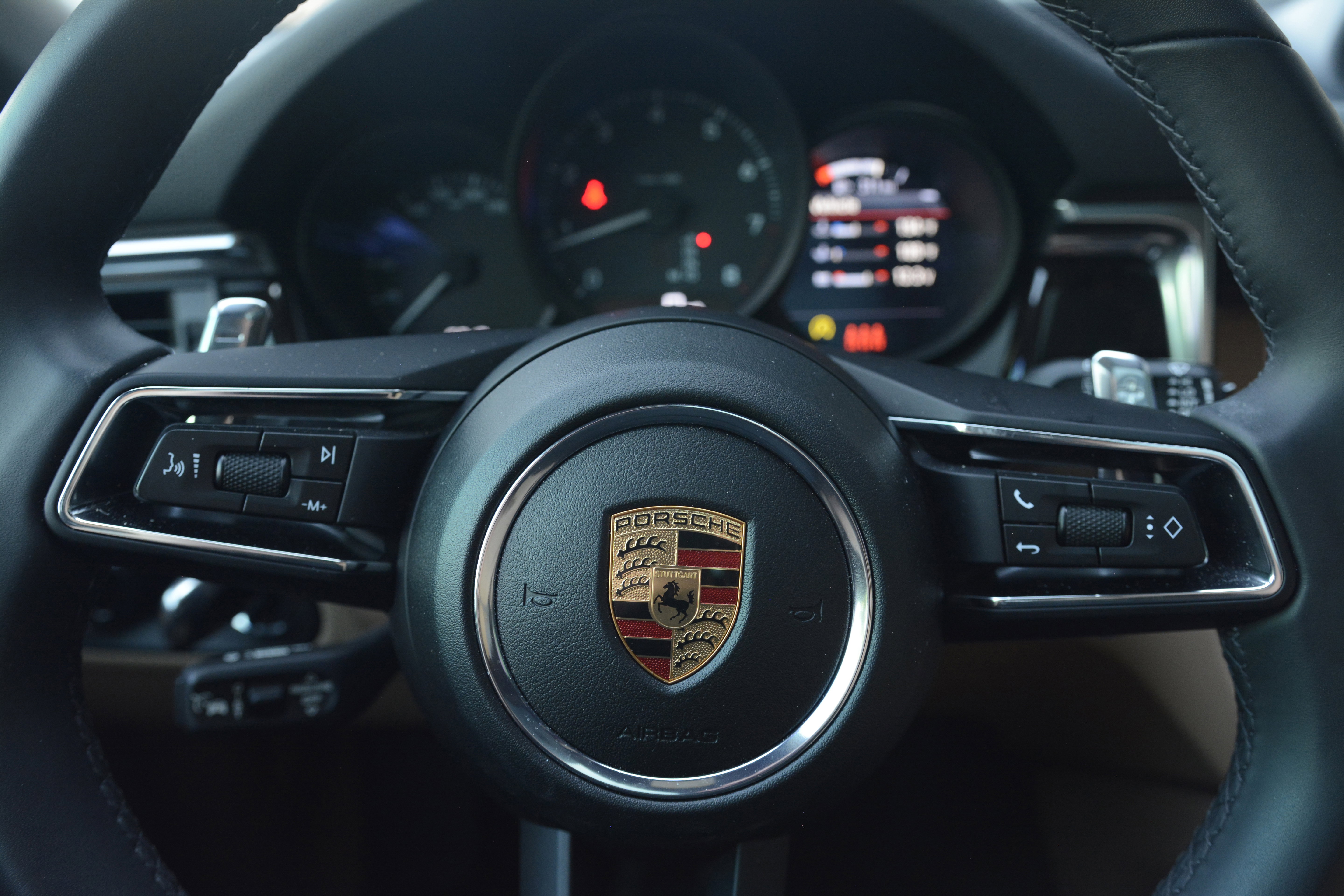 Used 2026 Porsche Macan AWD/4WD image 17